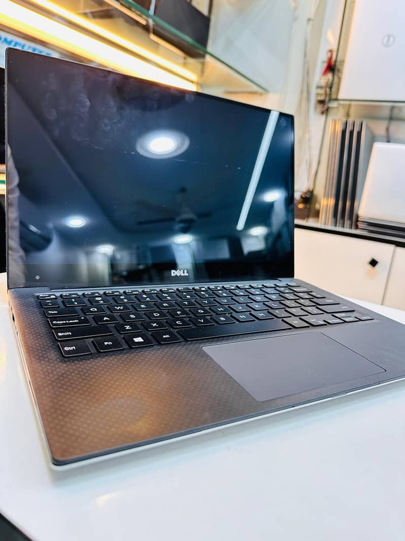 Dell XPS 13 9350 GOLD EDITION 6th Gen Ci7 08GB 256GB 13.3" Quad HD 1