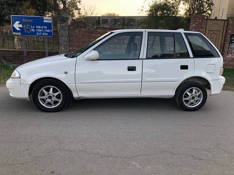 Suzuki Cultus 2016 13