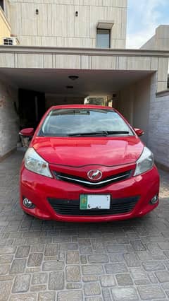 Toyota Vitz 2012 contact 03234084936