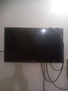 32 inch led 10/10 condition very less used