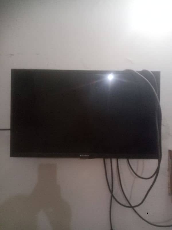 32 inch led 10/10 condition very less used 0