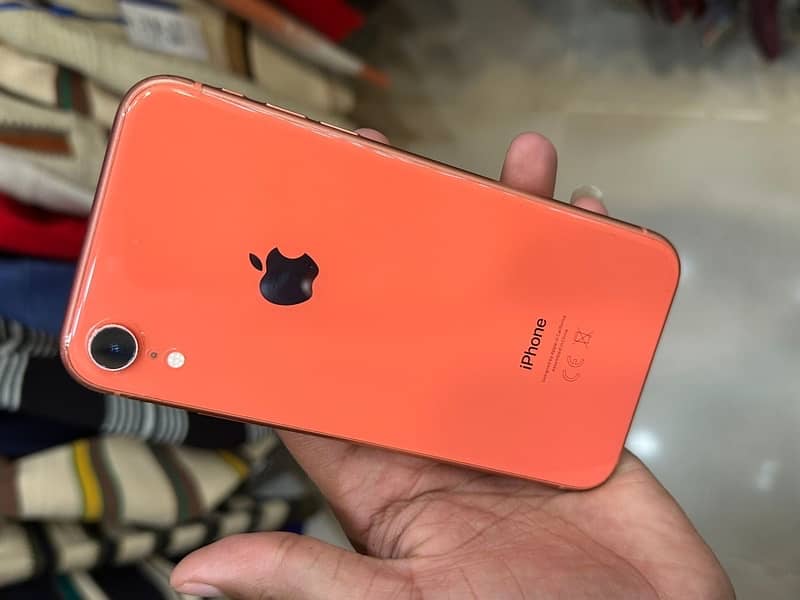 iPhone XR 0