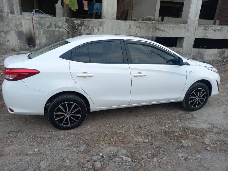 Toyota Yaris Ativ cvt for sale 1