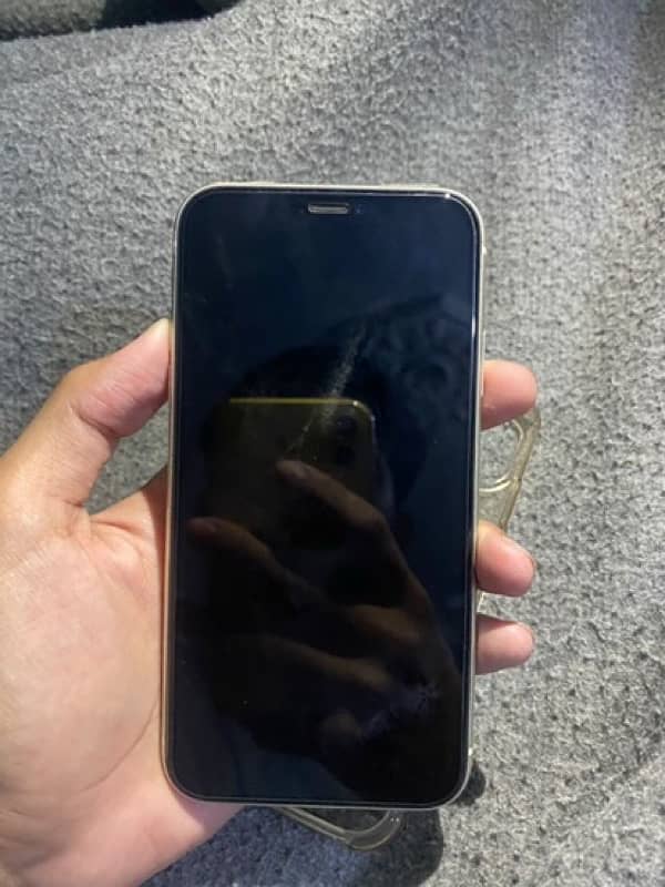 IPHONE 11 JV 64GB 9.5/10 CONDITION 2