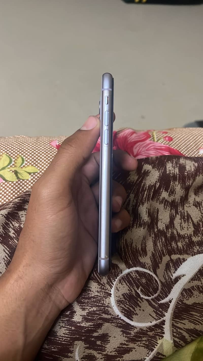 Apple iPhone 11 5