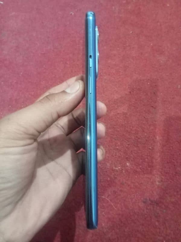 One plus 9 Dual SIM original CP. id 12.256ram. Condition 10 by 10 1