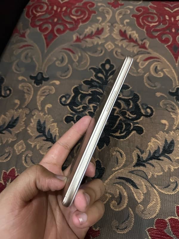 oppo A37 4