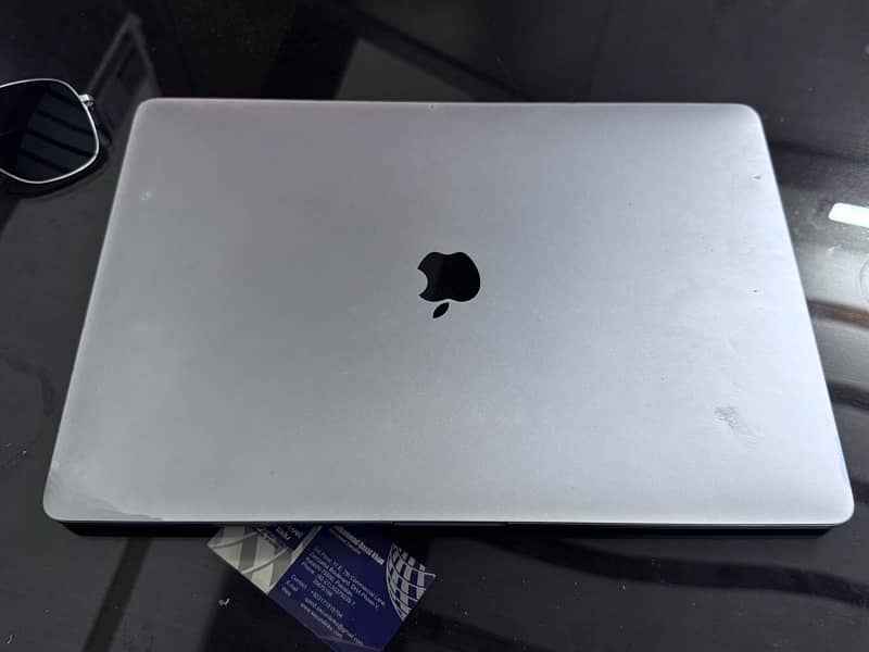 macbook pro 15.4" 2019 core i9 16- 512 touch bar 2