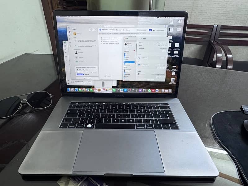 macbook pro 15.4" 2019 core i9 16- 512 touch bar 7