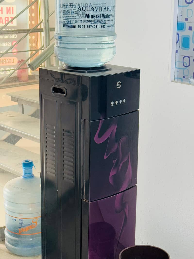 Pel Water Dispenser with Refrigerator in Good Condition 1