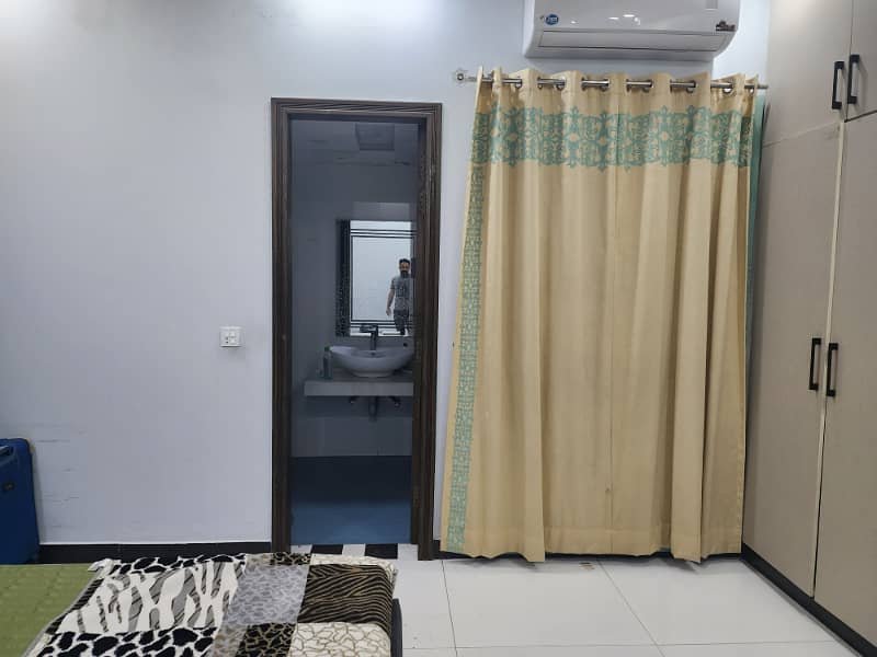 10 Marla Furnished upper portion Available For Rent in Bahria Town Lahore 5