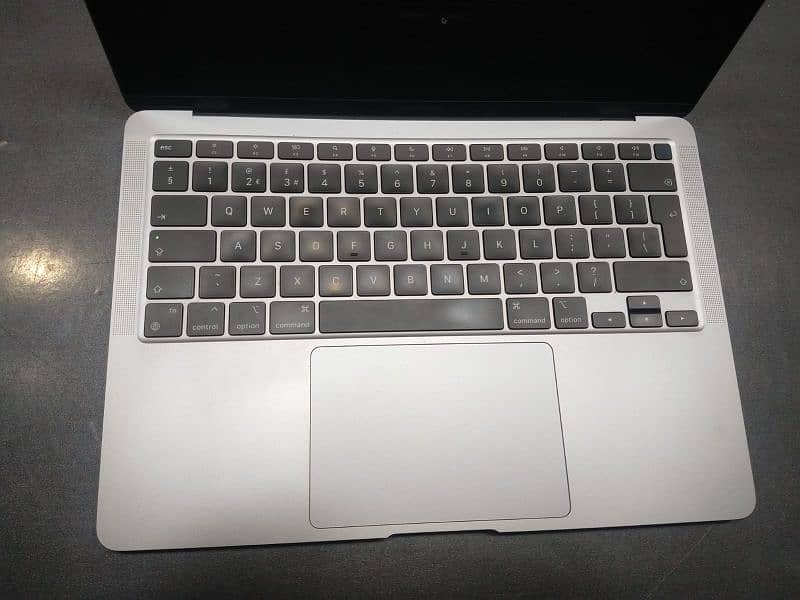 Macbook m1 Air 8GB ram 256GB ssd 0