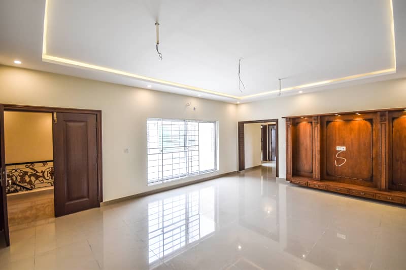 Brand new 1 Kanal Upper Portion Available for Rent in DHA Phase 8 Ex Air Avenue 0