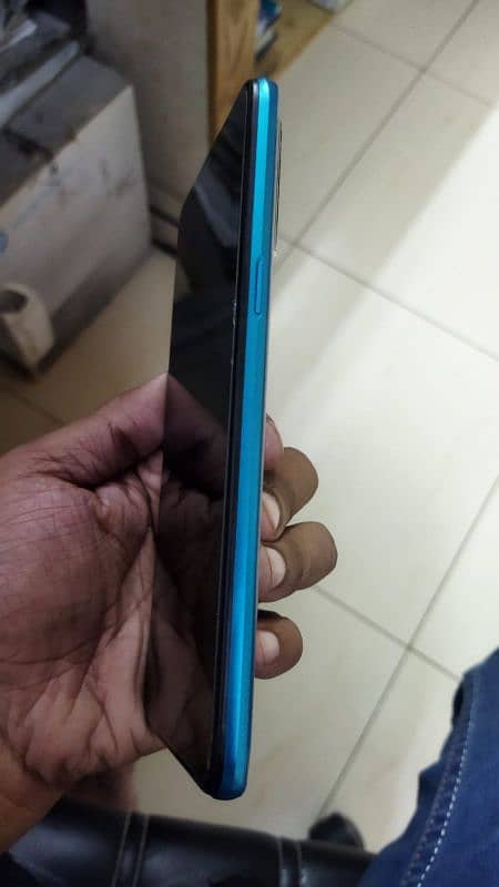 Realme 5i 4