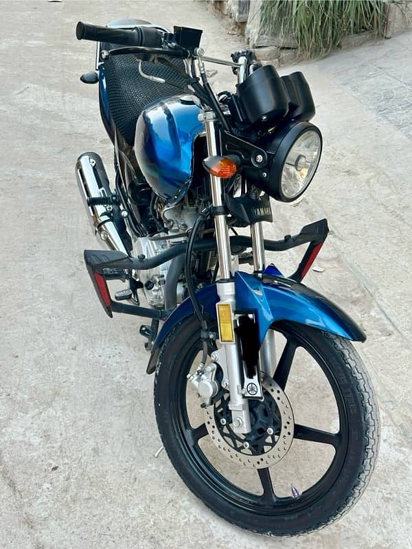 Yamaha YB 125Z DX (YBZ DX) Bike 2