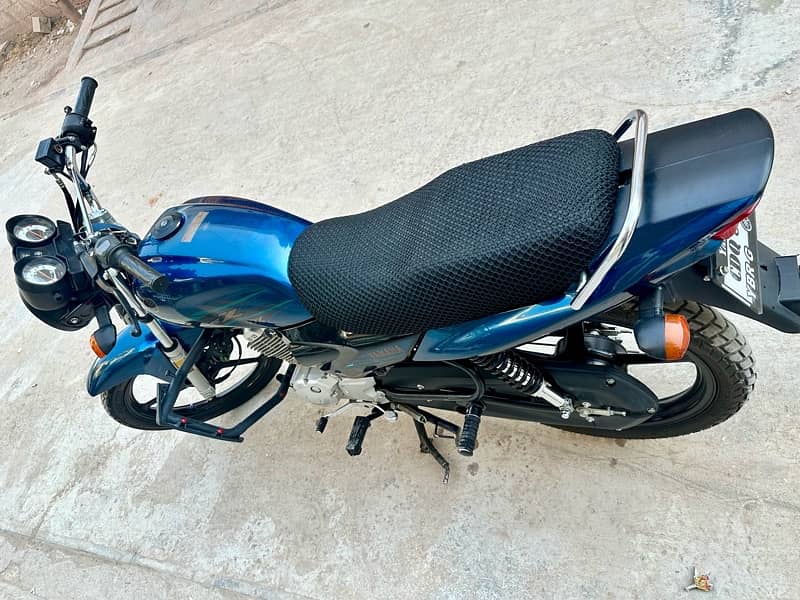 Yamaha YB 125Z DX (YBZ DX) Bike 8