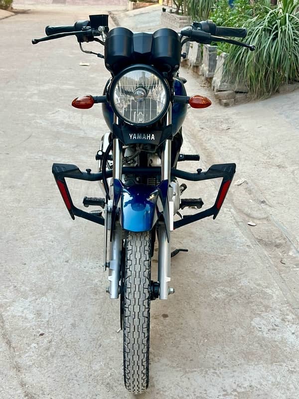 Yamaha YB 125Z DX (YBZ DX) Bike 9