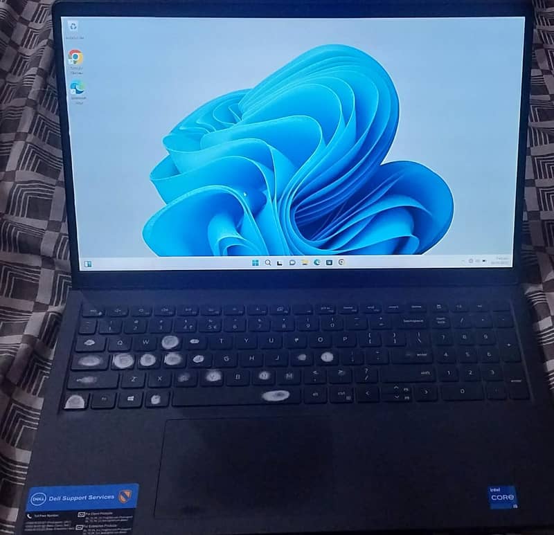 Dell laptop - Latitude / 11th Generation Core i5 Original Condition 0