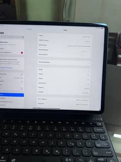 iPad pro m1 13". 5th generation Box magic keybaord