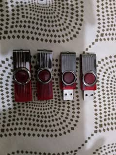 Kingston USBs (8 GB)