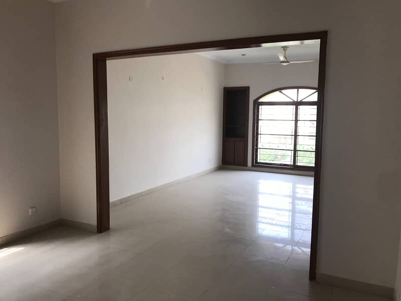 Upper portion for Rent 7