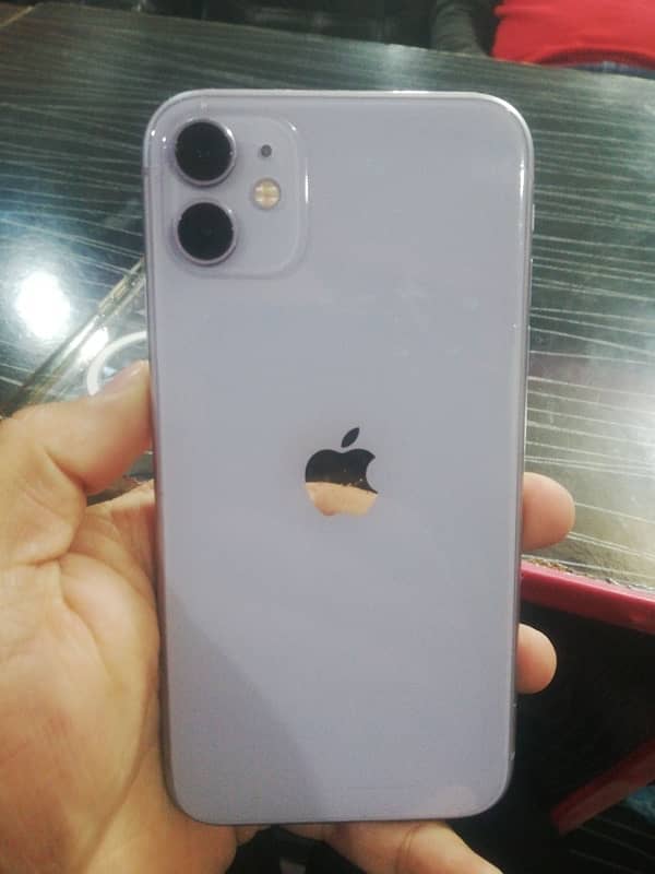 iphone 11 10/10 condition 2