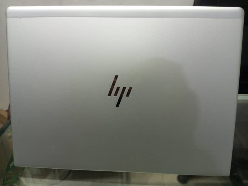 HP EliteBook 735 G5 AMD Ryzen 7 Pro Redeon Vega 10 Graphics 0