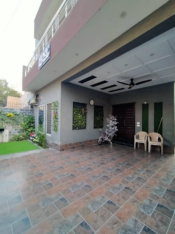 GULBERG 12 MARLA FURNISH PORTION FOR RENT 1