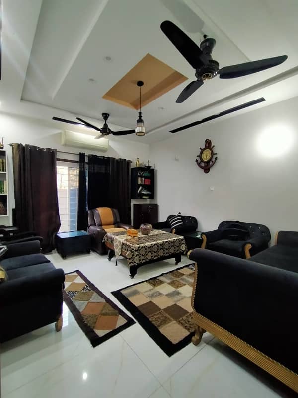 GULBERG 12 MARLA FURNISH PORTION FOR RENT 5