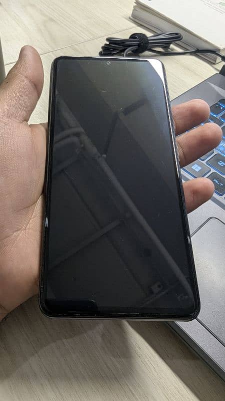 Poco F3 8gb/256gb 9/10 condition. 4