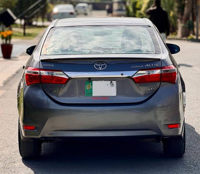 Toyota Corolla GLI 2015 3