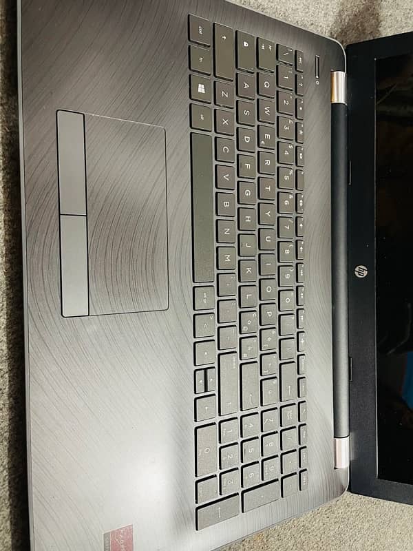 HP Laptop 15-bw0xx 5