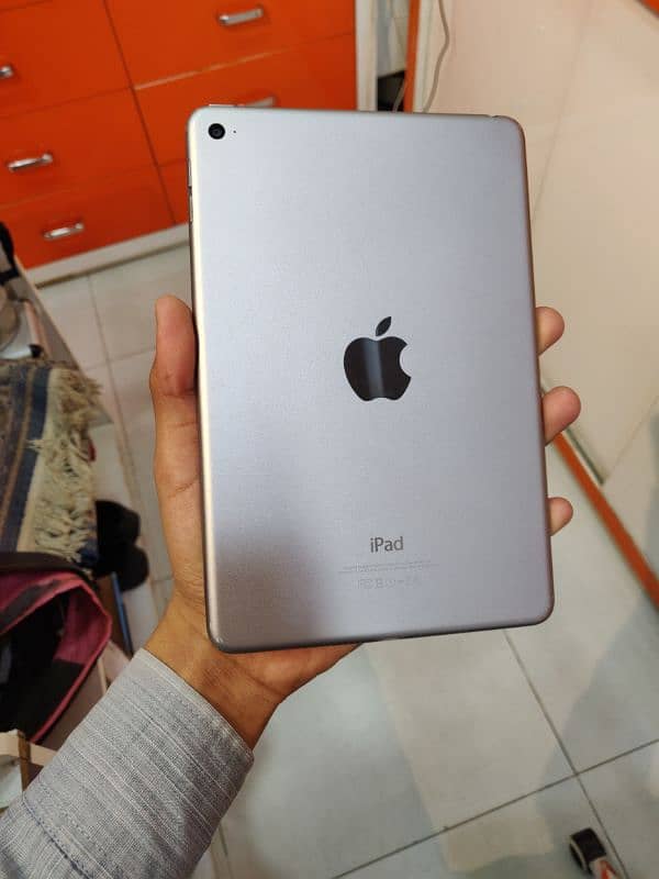 IPAD MINI 4 0