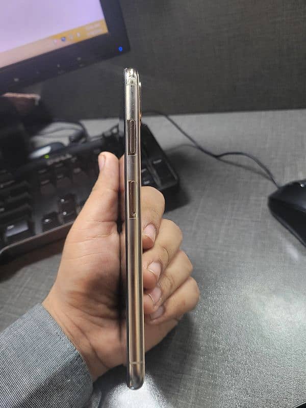 iPhone xsmax 512gb pta approved 2