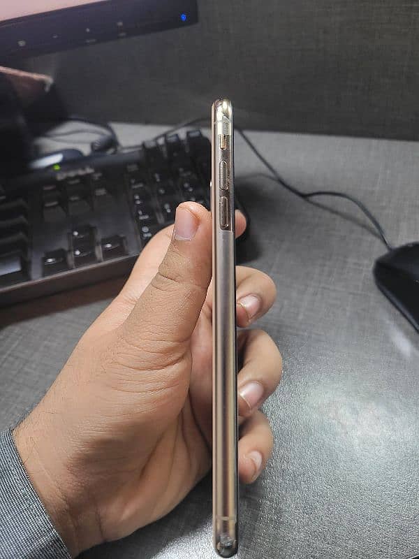 iPhone xsmax 512gb pta approved 4