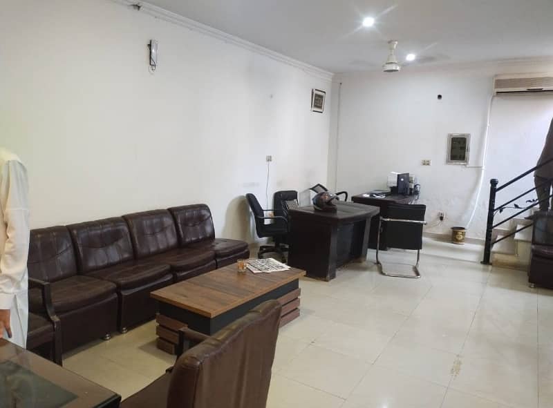 4 Marla Basment Office For Rent In DHA Phase 1,Block K, Lahore. 2