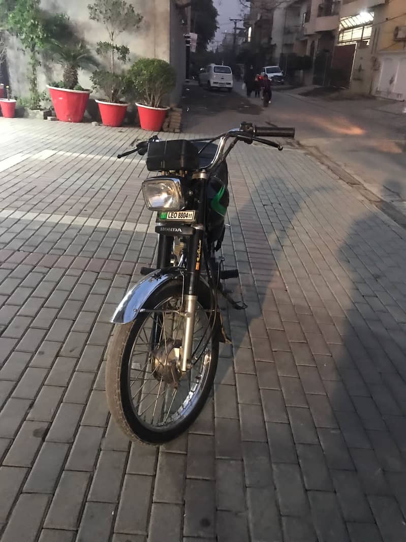 Honda 125 total genuine tyar  karwaya ha 1