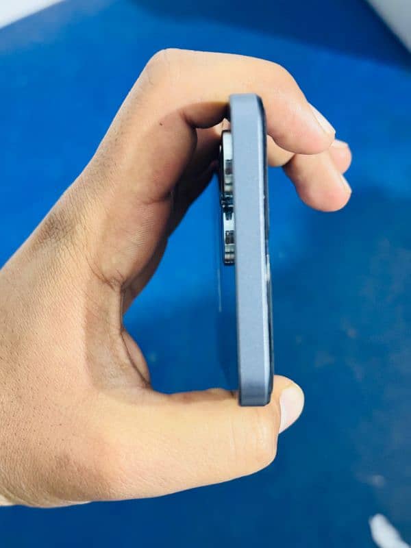 Realme Note 50 with box and charger 3