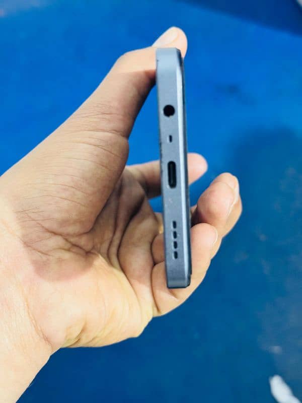 Realme Note 50 with box and charger 4