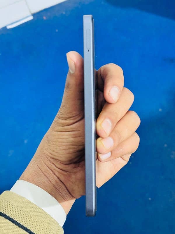 Realme Note 50 with box and charger 6