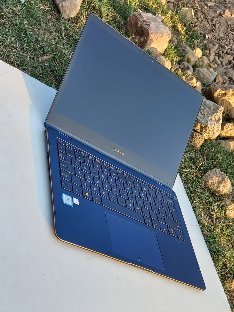 Asus ZenBook Flip Core i5 8th gen 16gb ram | Ultraslim | Metal Body 3