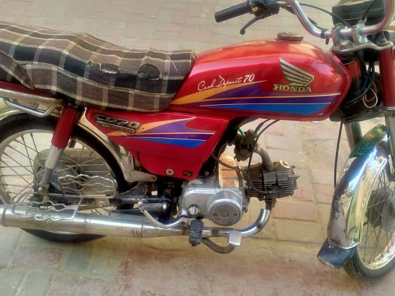 Honda CD 70.    All documents complete condition 10/9 0