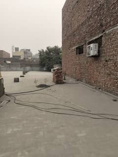 1 kanal rooftop for rent near yateem Khana chowk