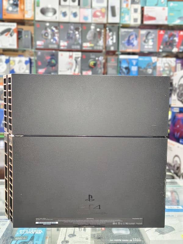 PLAYSTATION 4 1200 MODEL LIKE BRAND NEW 500 GB 1