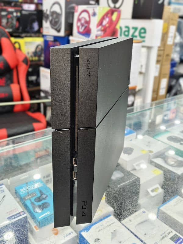 PLAYSTATION 4 1200 MODEL LIKE BRAND NEW 500 GB 4