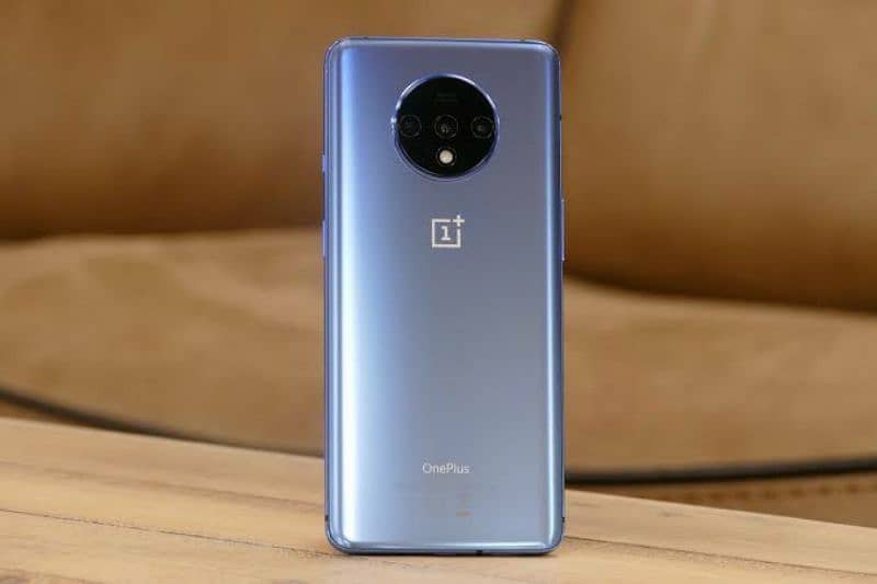 Oneplus 7T, Pta approved, overall good comes within charger 0