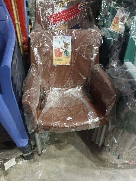 Plastic Chairs Table And Chairs Plastic Boss Chair ChairsO3321O4O2O8 14