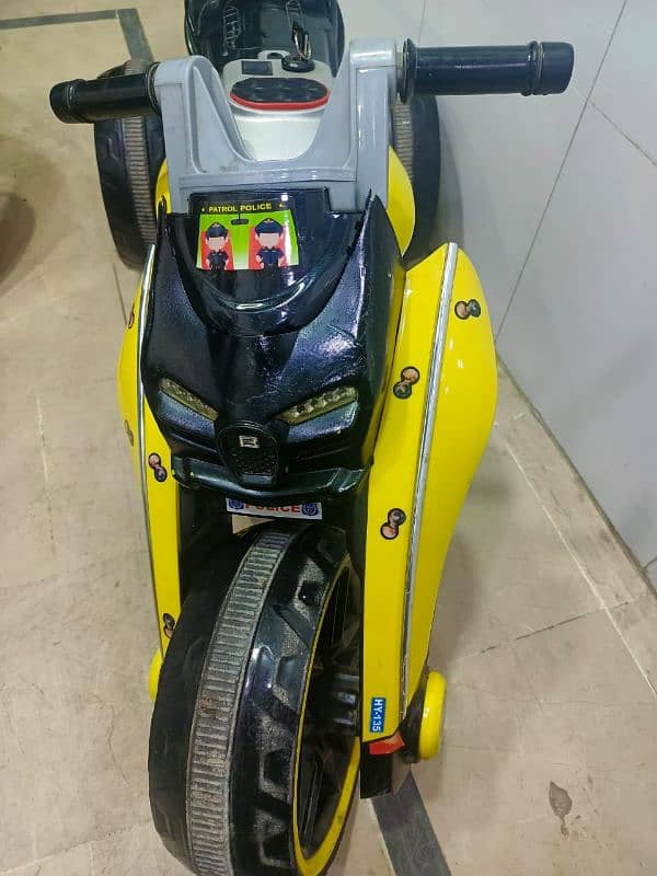 kids battery bike (3 se 12 sal bacho k lia) 3