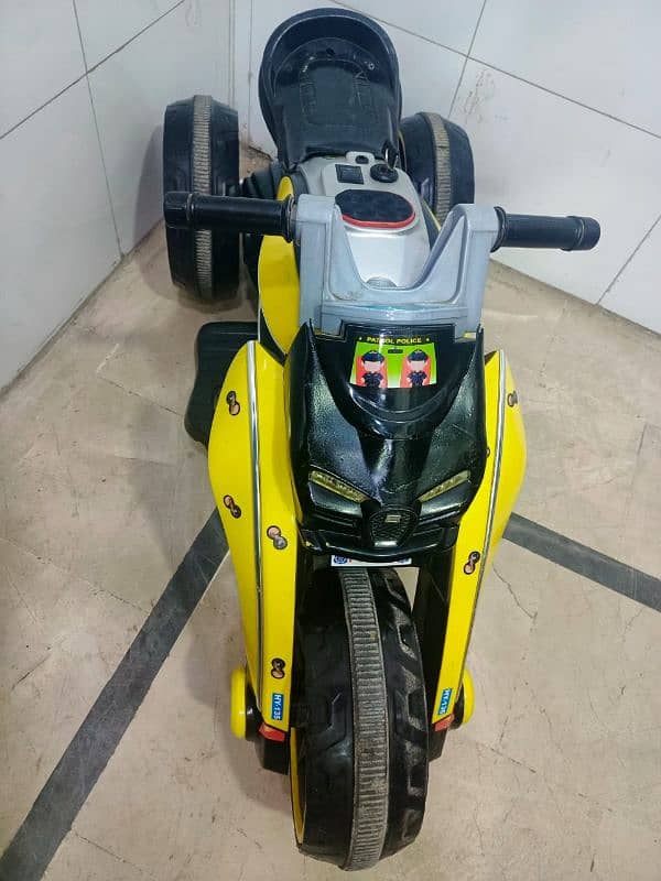 kids battery bike (3 se 12 sal bacho k lia) 4