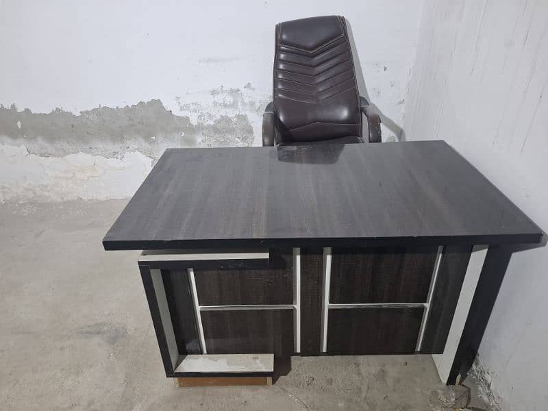 office table/ office chair / chair ^ table 0